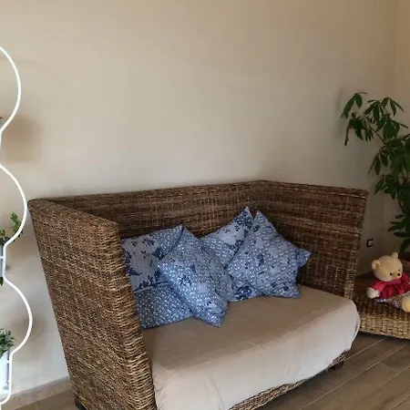 לינה וארוחת בוקר Frontemare 3*